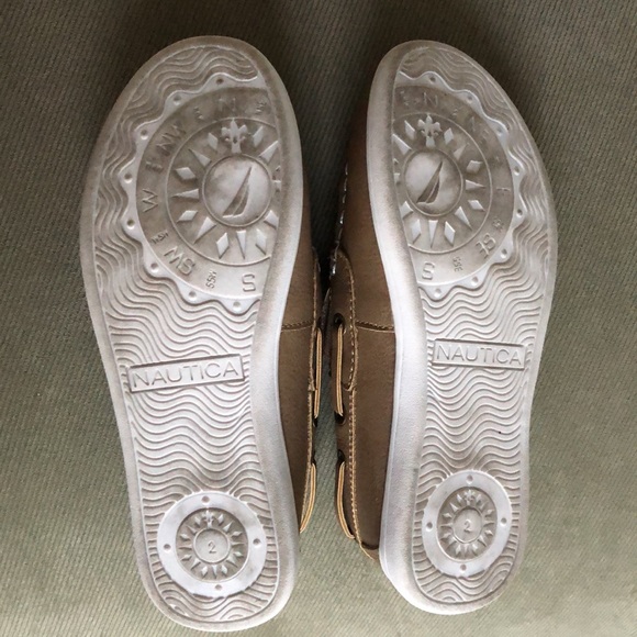 💕Host Pick💕Neat nautical shoes - Picture 3 of 5
